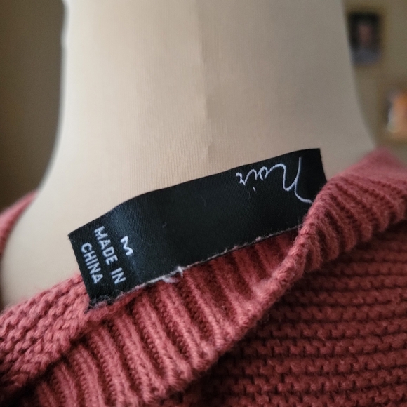 Noir Rust Terracotta Cable Knit Lace-Up V-Neck Sweater Size M - Picture 6 of 7